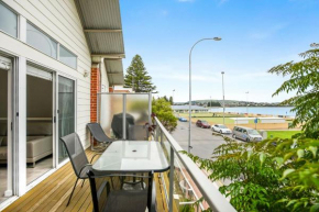 Wonderful Central Location Sea Views